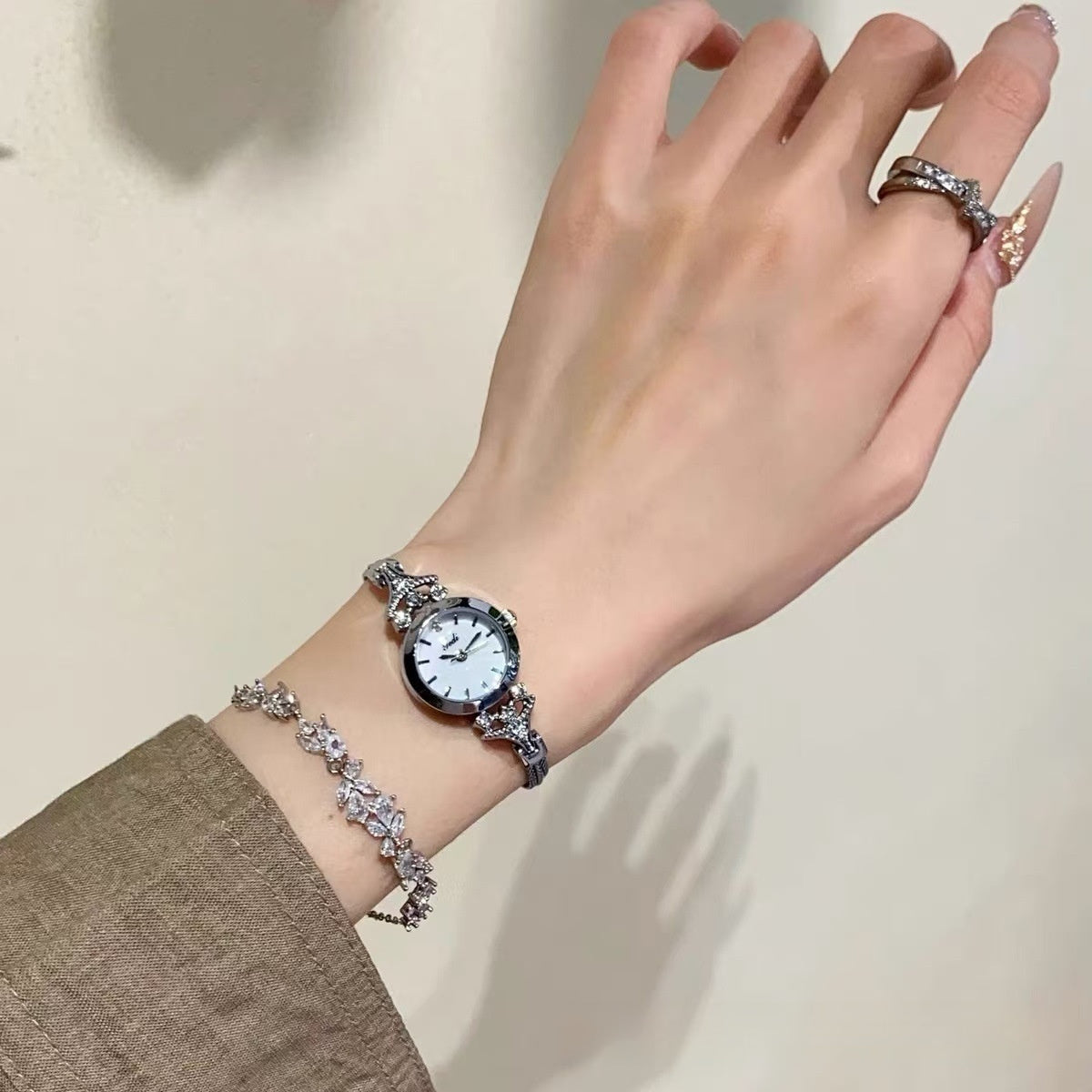 Buy Stylish Minimalist Alloy Womens Watch Elegant Design