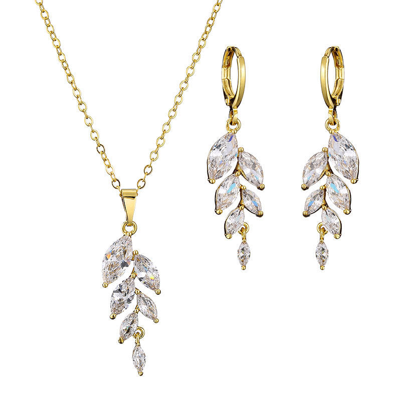 Accessories: Necklace and Ear Hooks