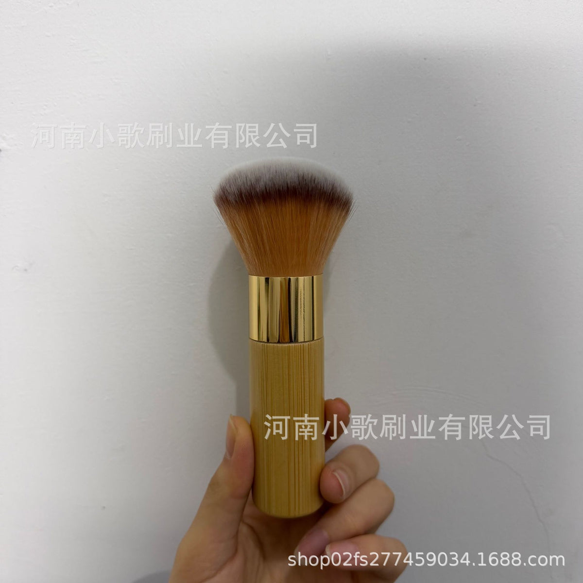 Bamboo handle eyeshadow brush makeup brush