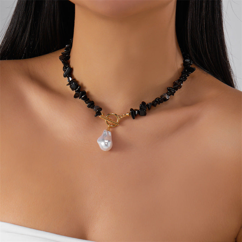 Baroque Imitation Pearl Necklace with Irregular Gravel Design