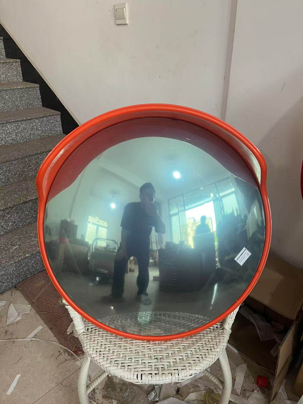 Concave-convex mirror