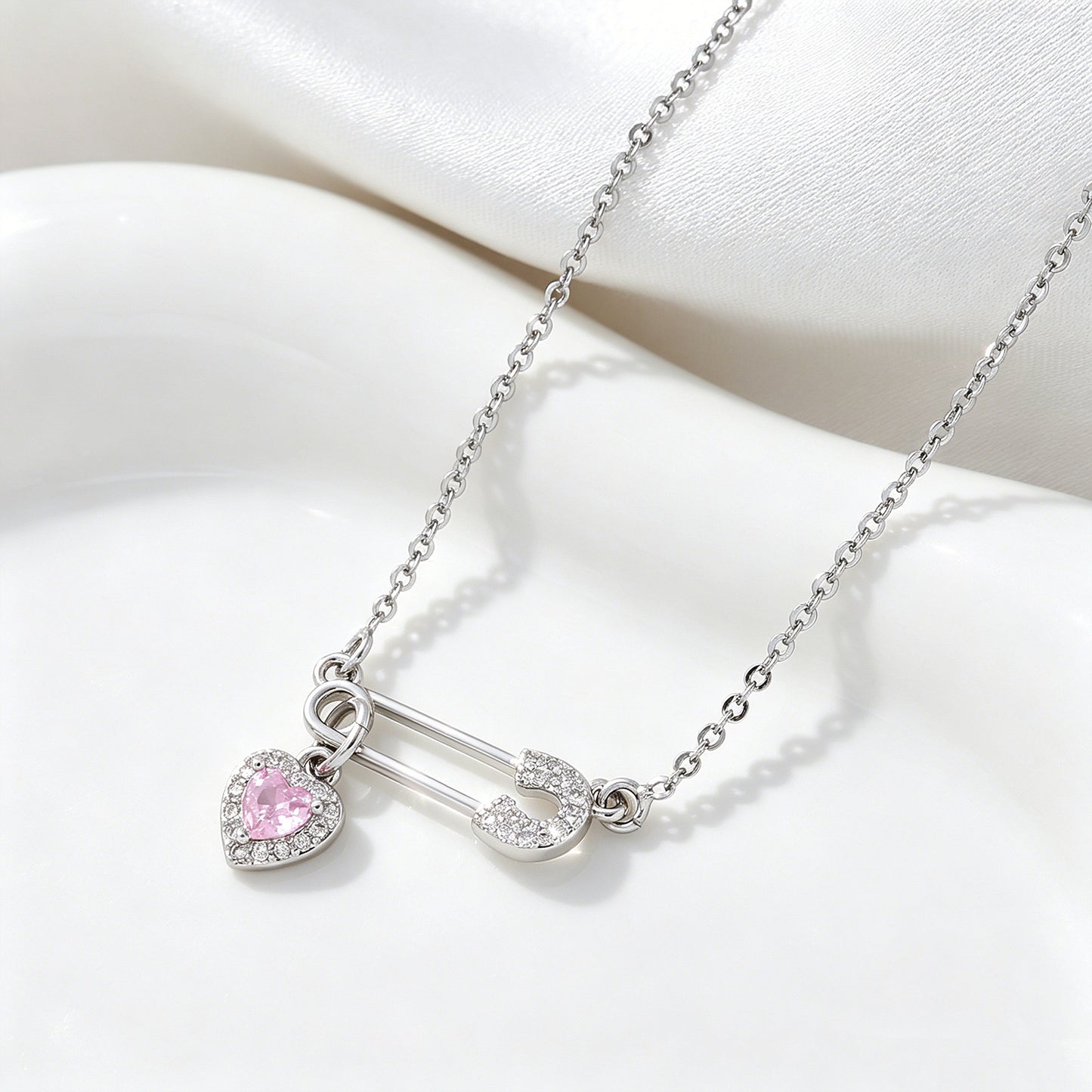 Copper-Inlaid Zircon Heart Pendant Necklace, Heart-Shaped Clavicle Chain