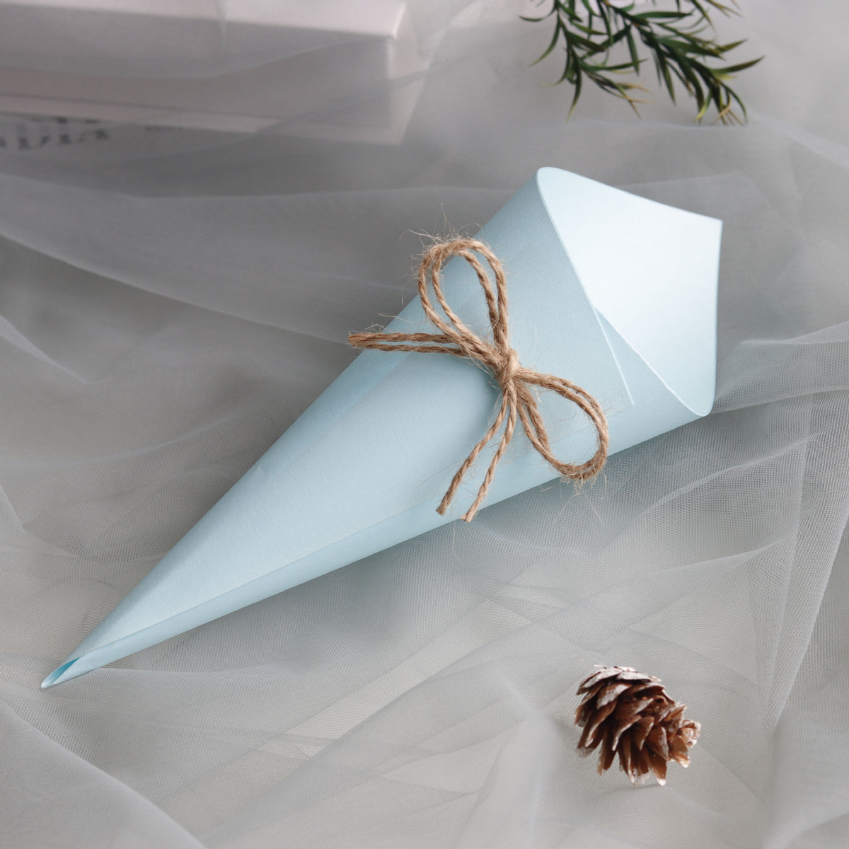 DIY Wedding Paper Flower Tube with Hemp Rope