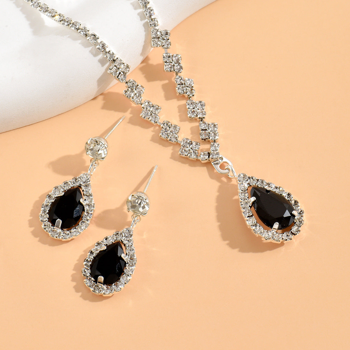 Elegant Bridal Necklace and Bracelet Set