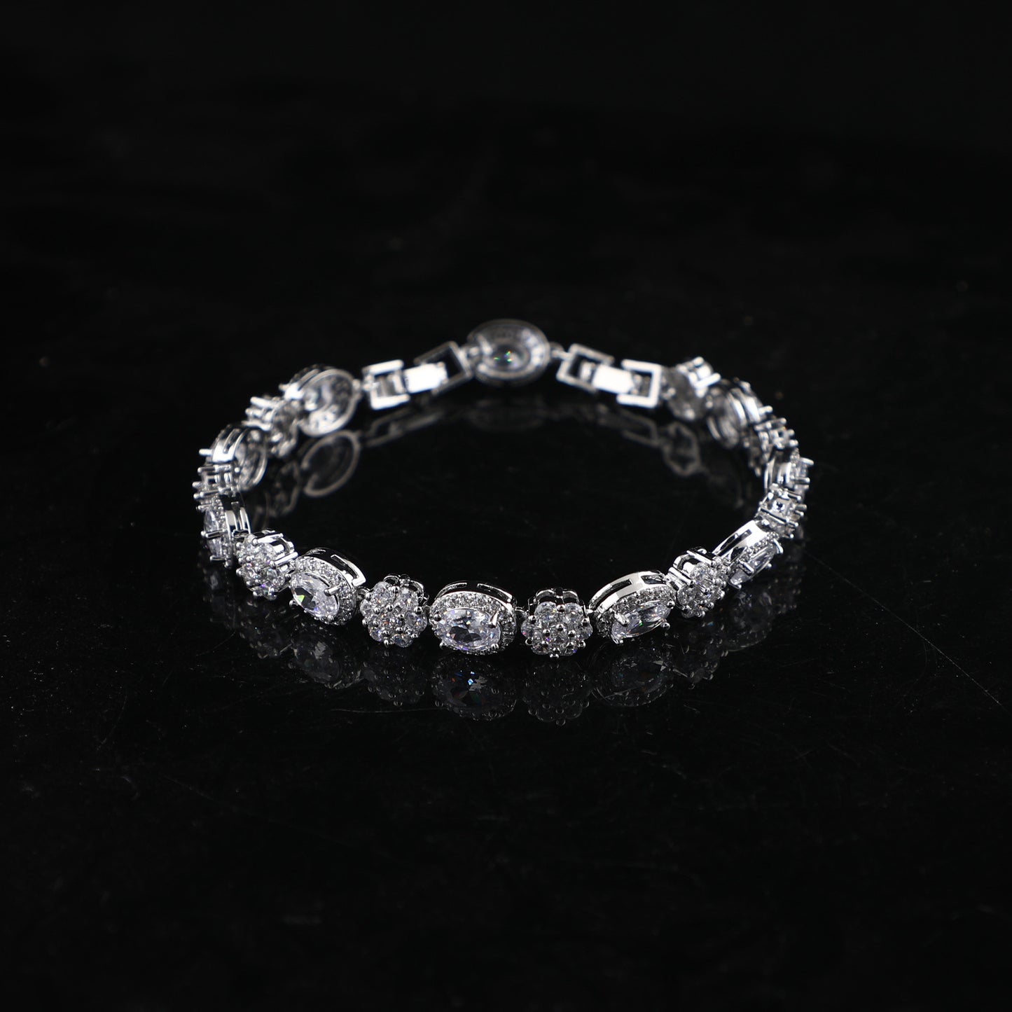 Elegant Zircon Chain Bracelet with Floral Design