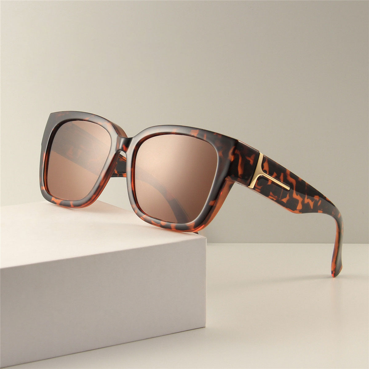 Fashion Polarized Clip-On Sunglasses Square Frame