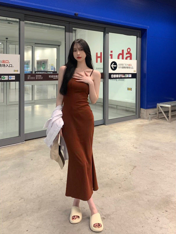 Fishtail skirt, form-fitting skirt