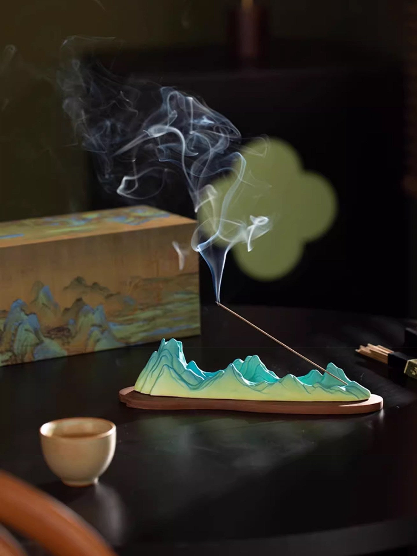 Forbidden City Style Backflow Incense Set with Holder