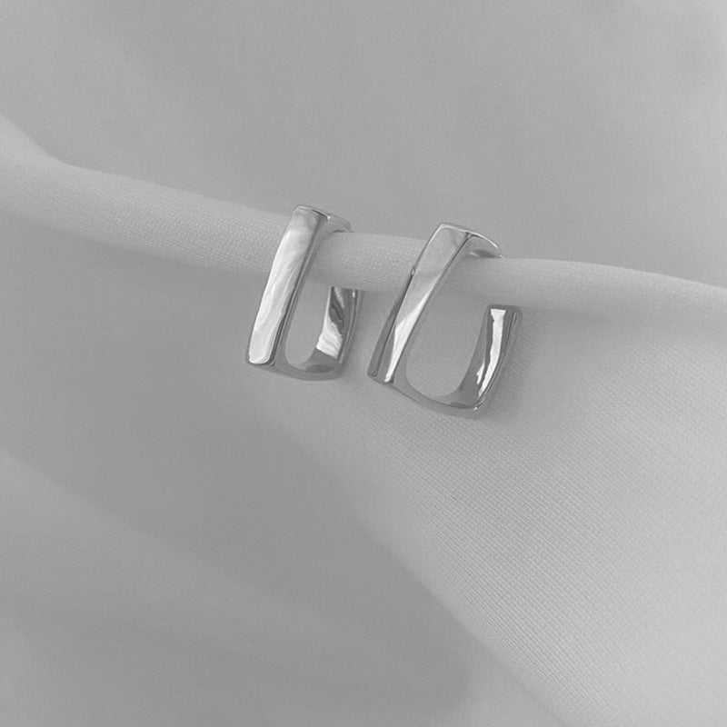 Geometric U-Shape Earrings