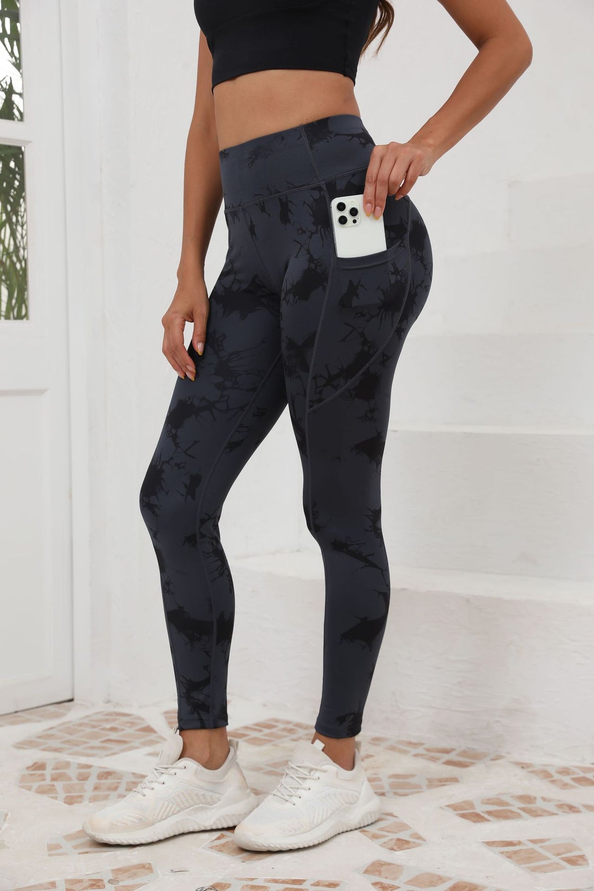 High-waisted slim-leg yoga pants