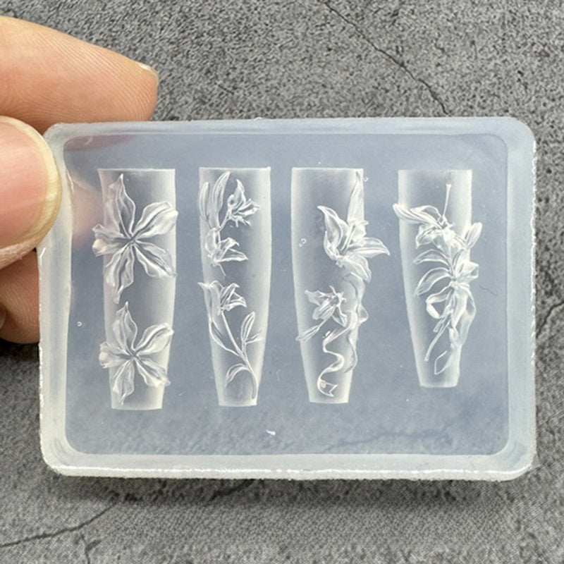 Lily Manicure model