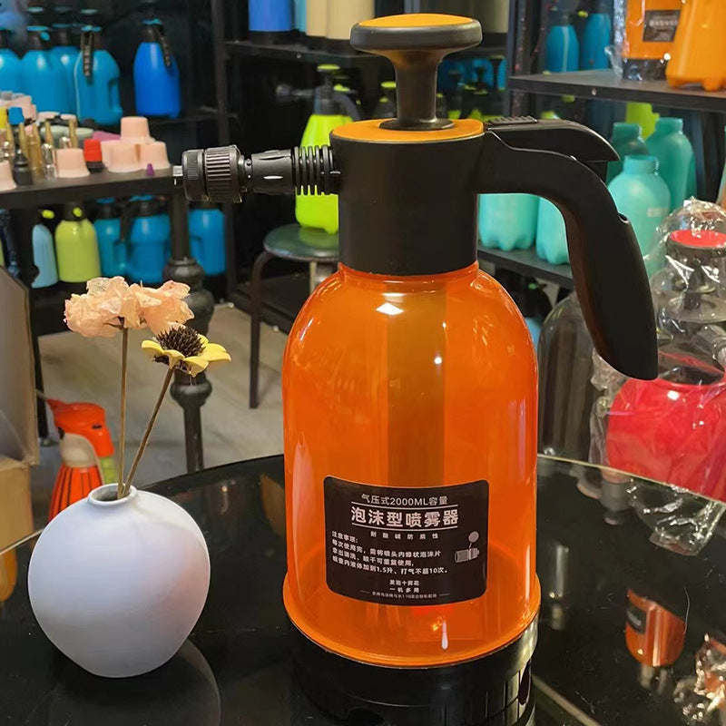 Manual pneumatic foam spray bottle