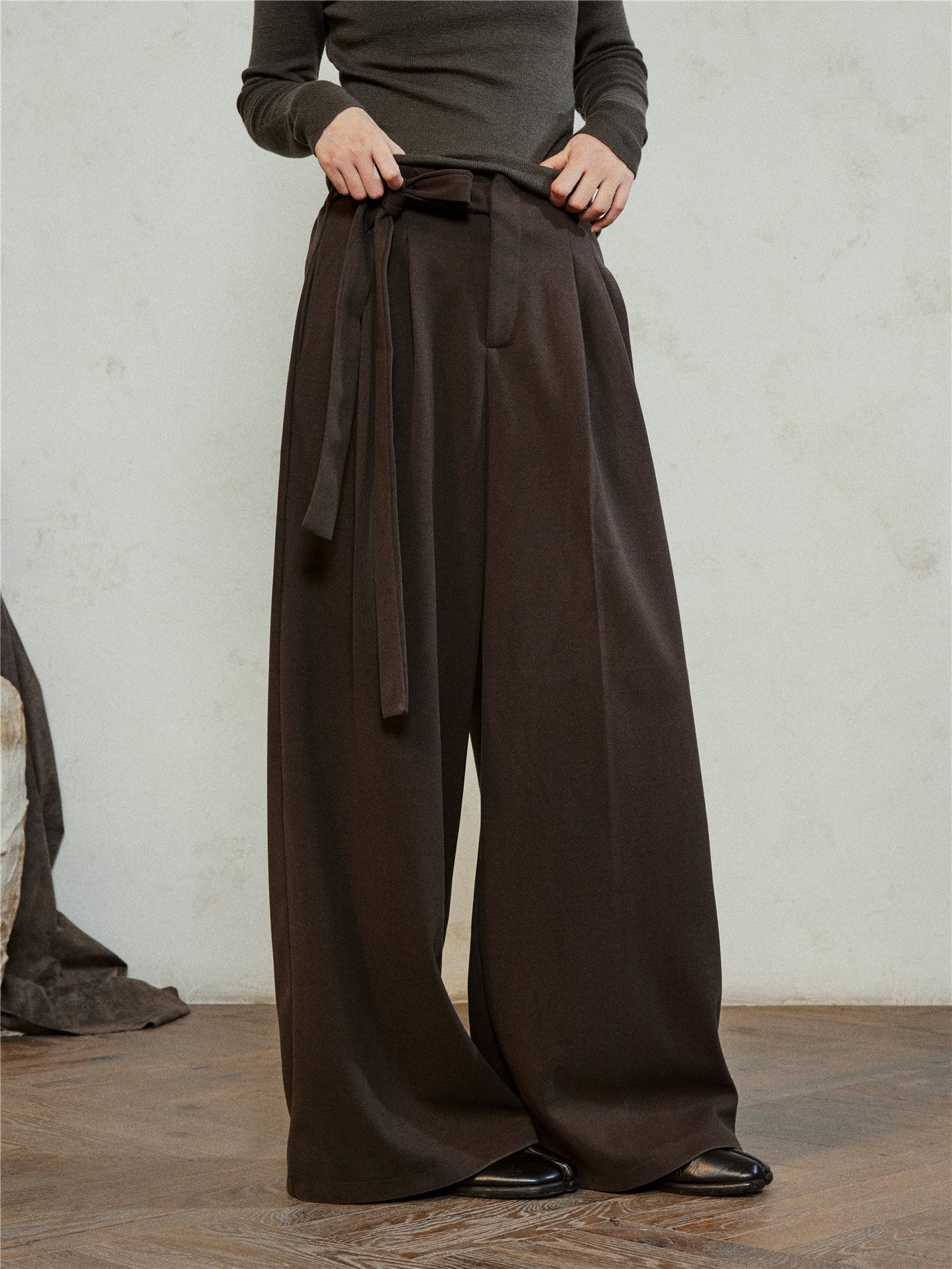 Minimalist Lace-Up Wide-Leg Pants
