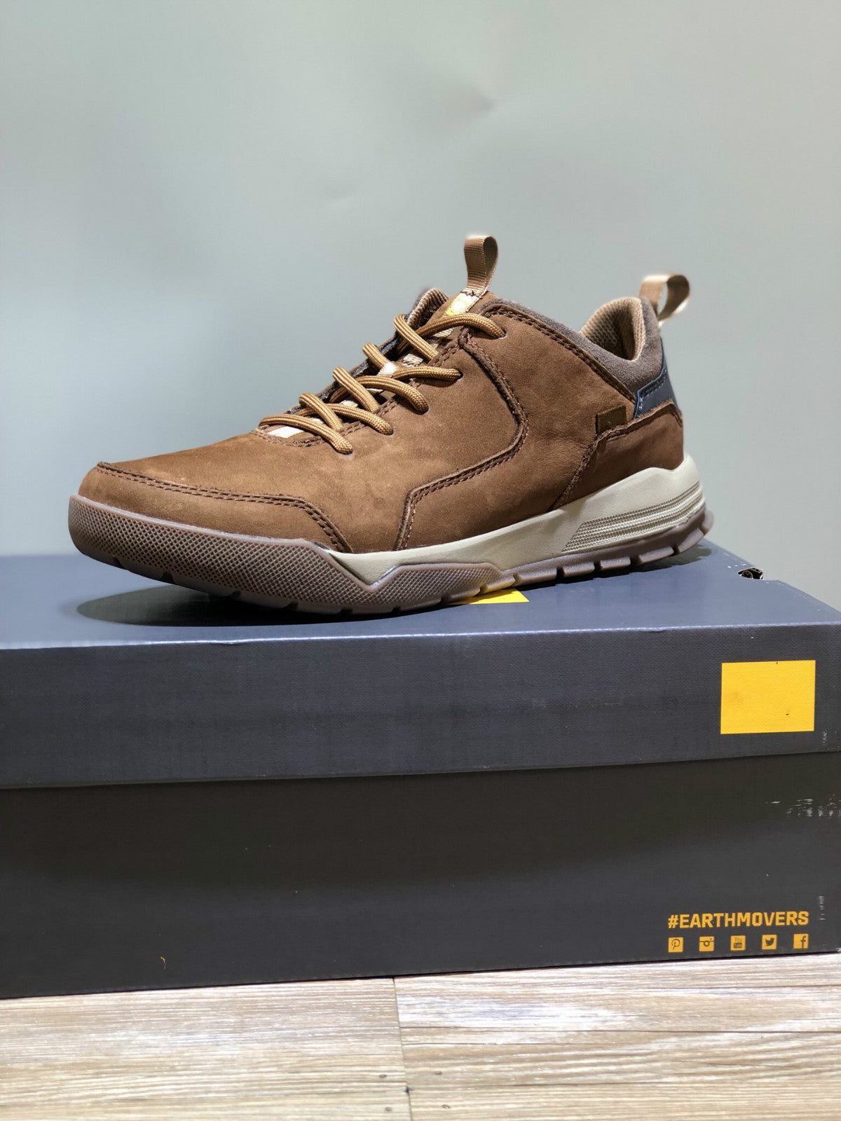 Outdoor hiking work shoes for men and sports shoes
