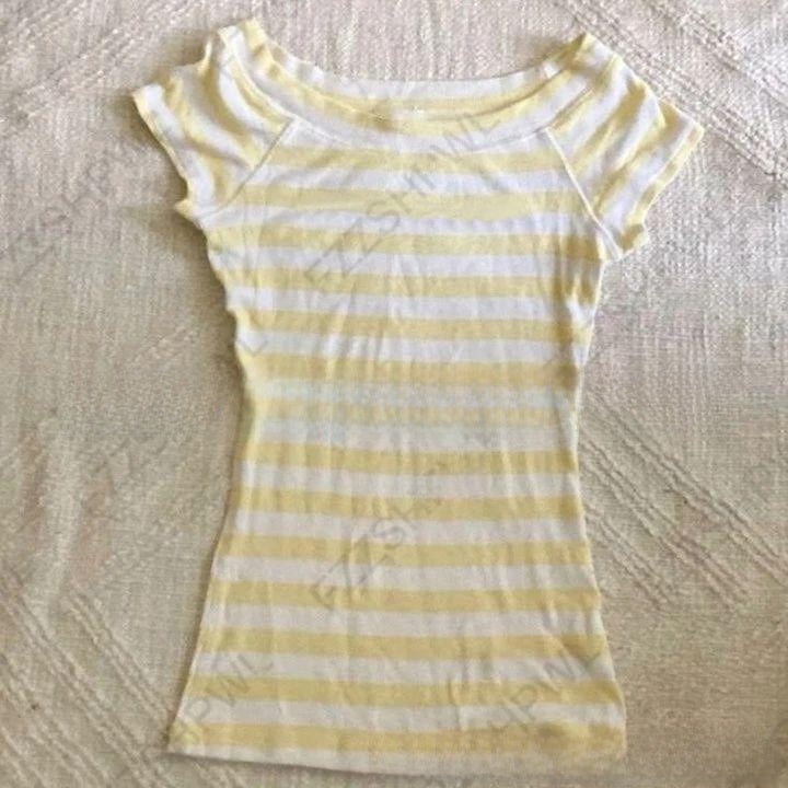 Pink striped V-neck base long-sleeved shirt