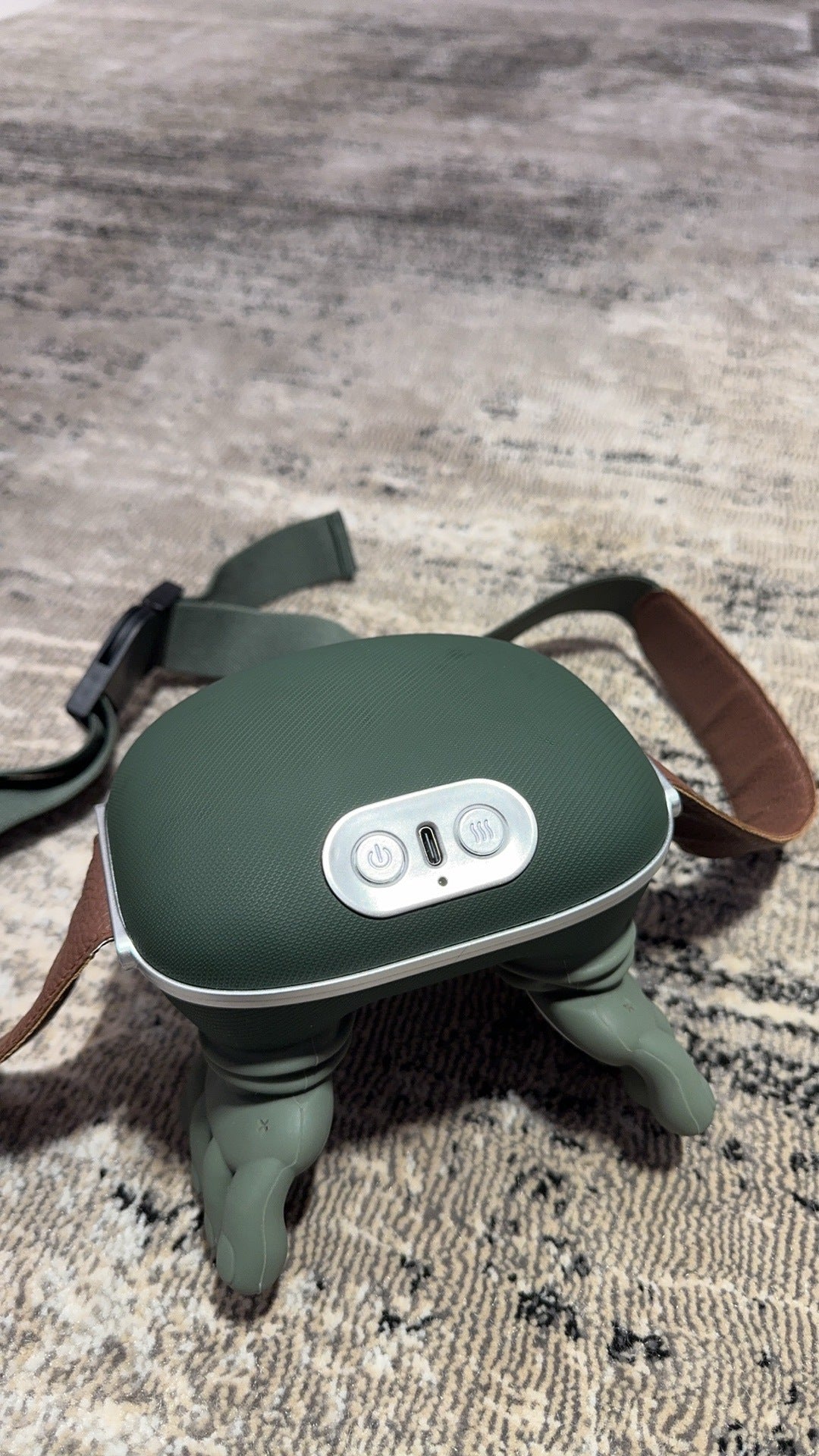 Simulation Human Hand Cervical Spine Massager Oblique Shoulder and Neck Massager Square Muscle Neck Neck Massager Hot Compress