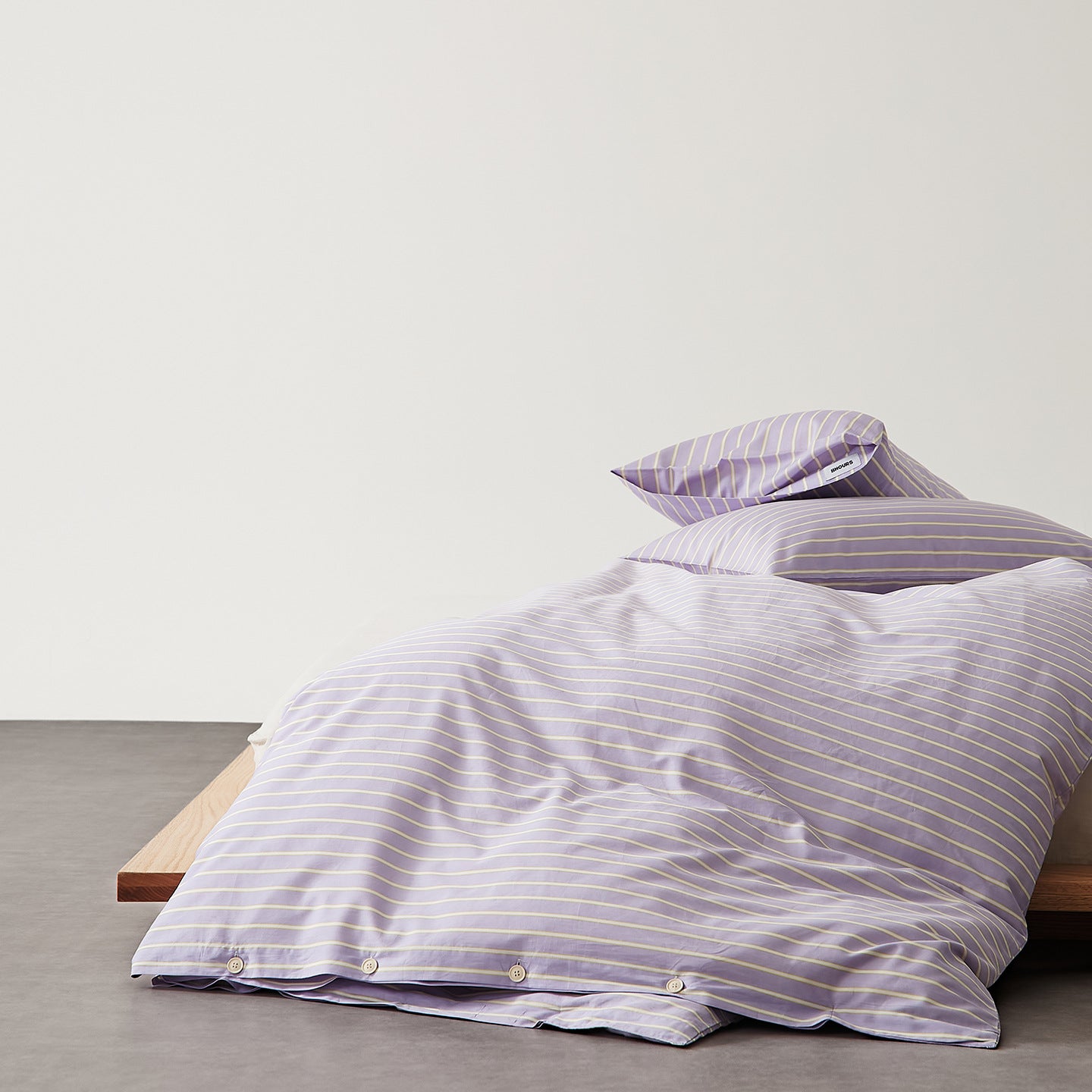 Solid-color striped duvet cover