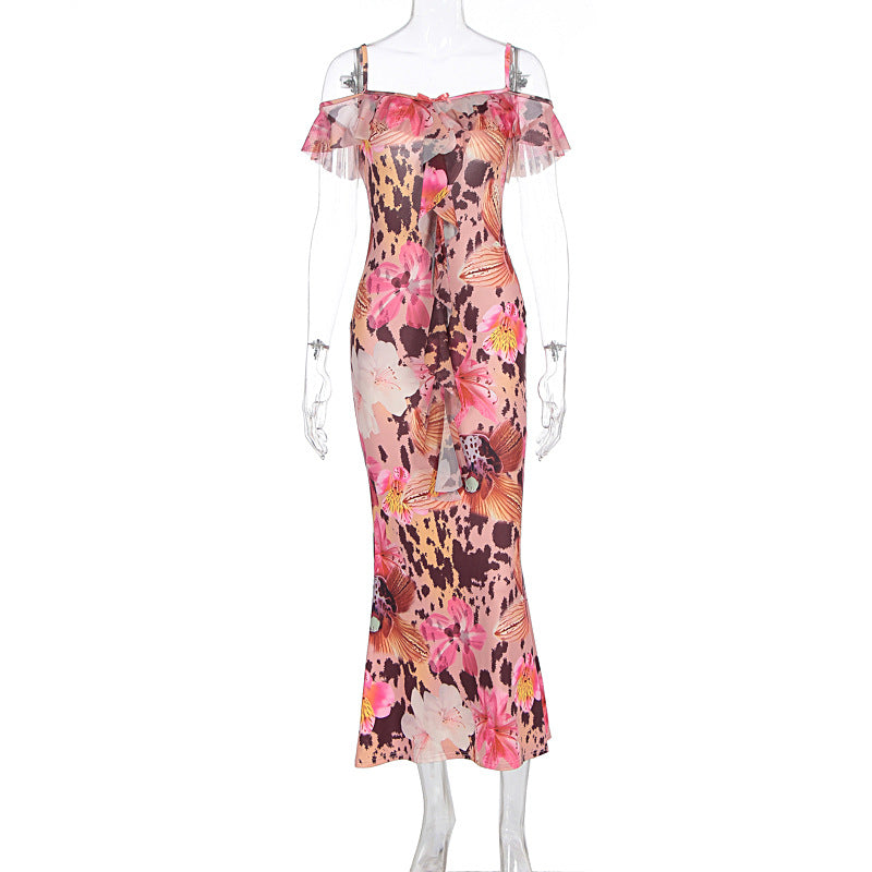 Summer lace-up, strapless corsage edge and form-fitting dress