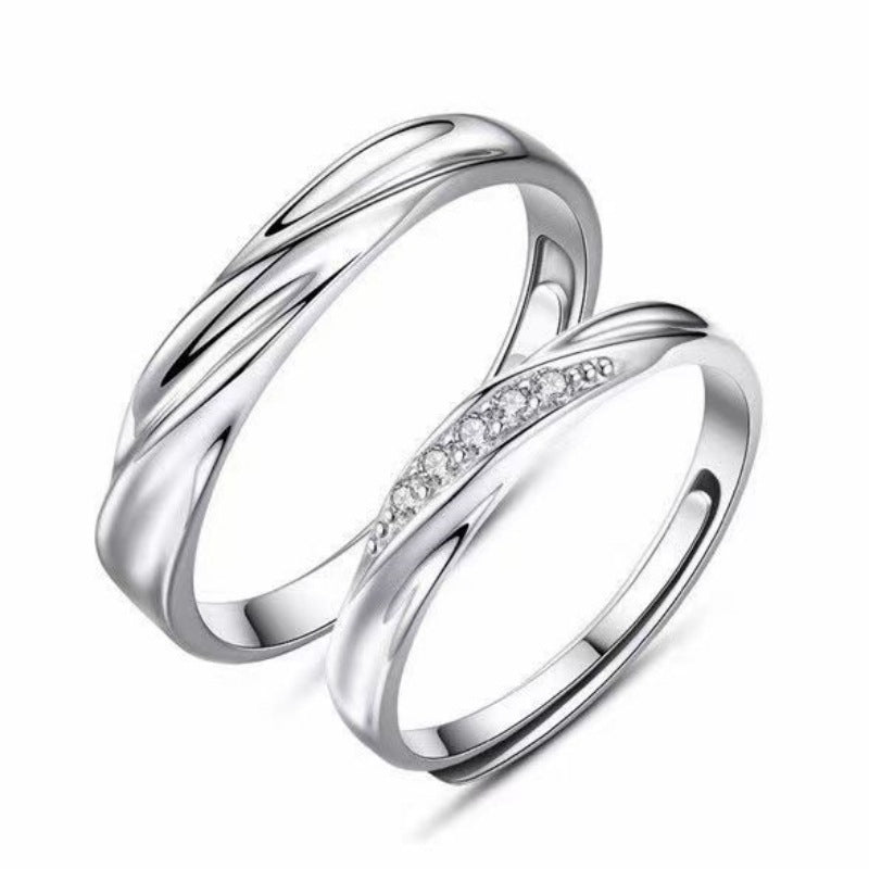 The couple rings feature a fashionable, high-end and simple design