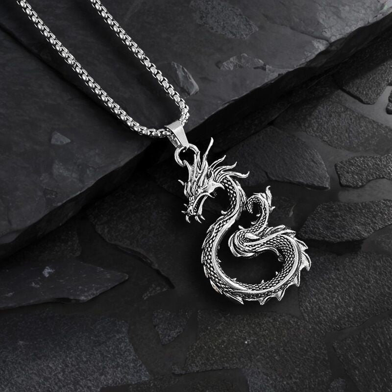 Vintage Long Chain Necklace for Men Women Niche Design Pendant