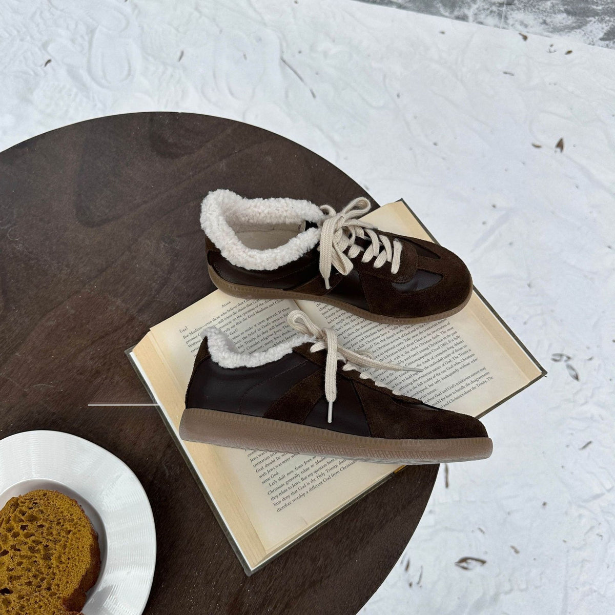 Womens Retro Leather Casual Sneakers