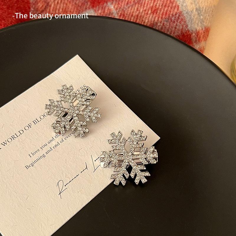 Crystal Snowflake Pearl Hair Clip – Sweet Winter Hair Accessory