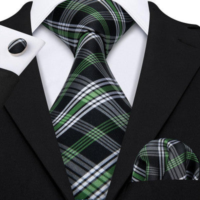 Small-Batch Cashmere-Like Ties with Flexible Manufacturing
