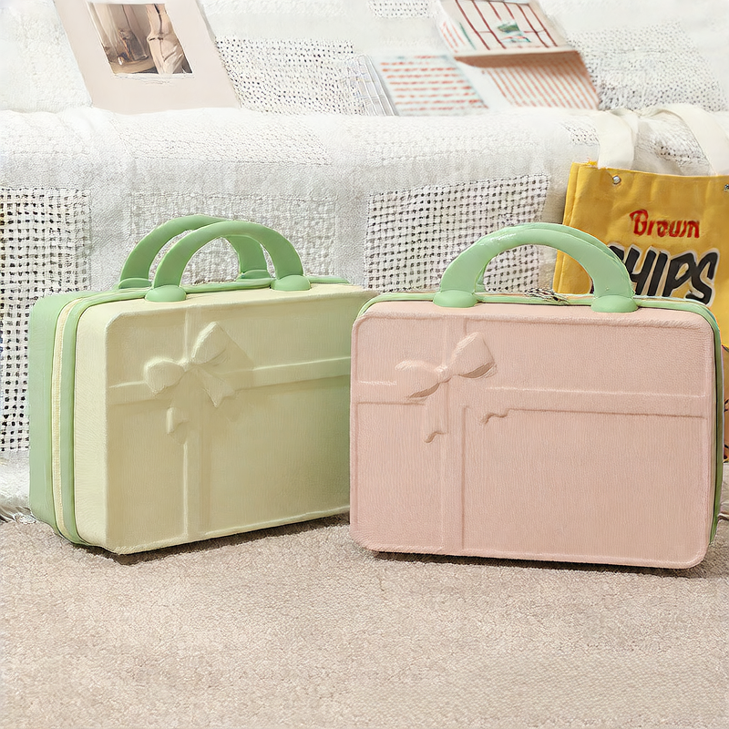 14-inch handbag for fashionable makeup