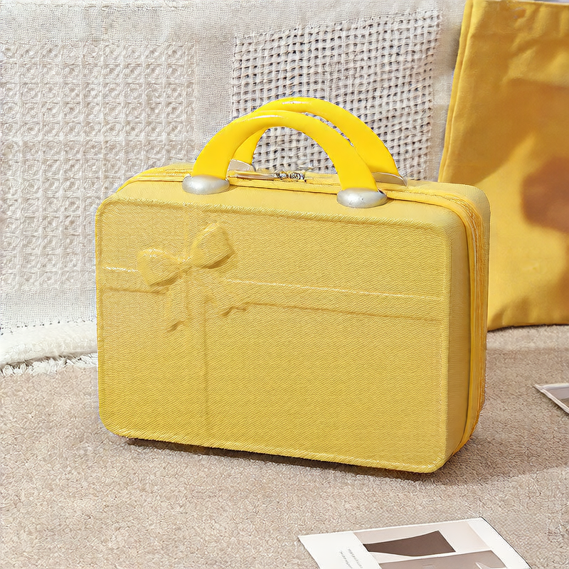 14-inch handbag for fashionable makeup