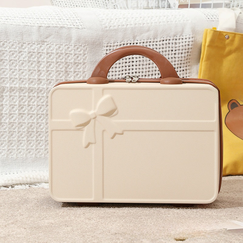 14-inch handbag for fashionable makeup