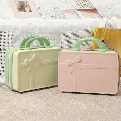 14-inch handbag for fashionable makeup