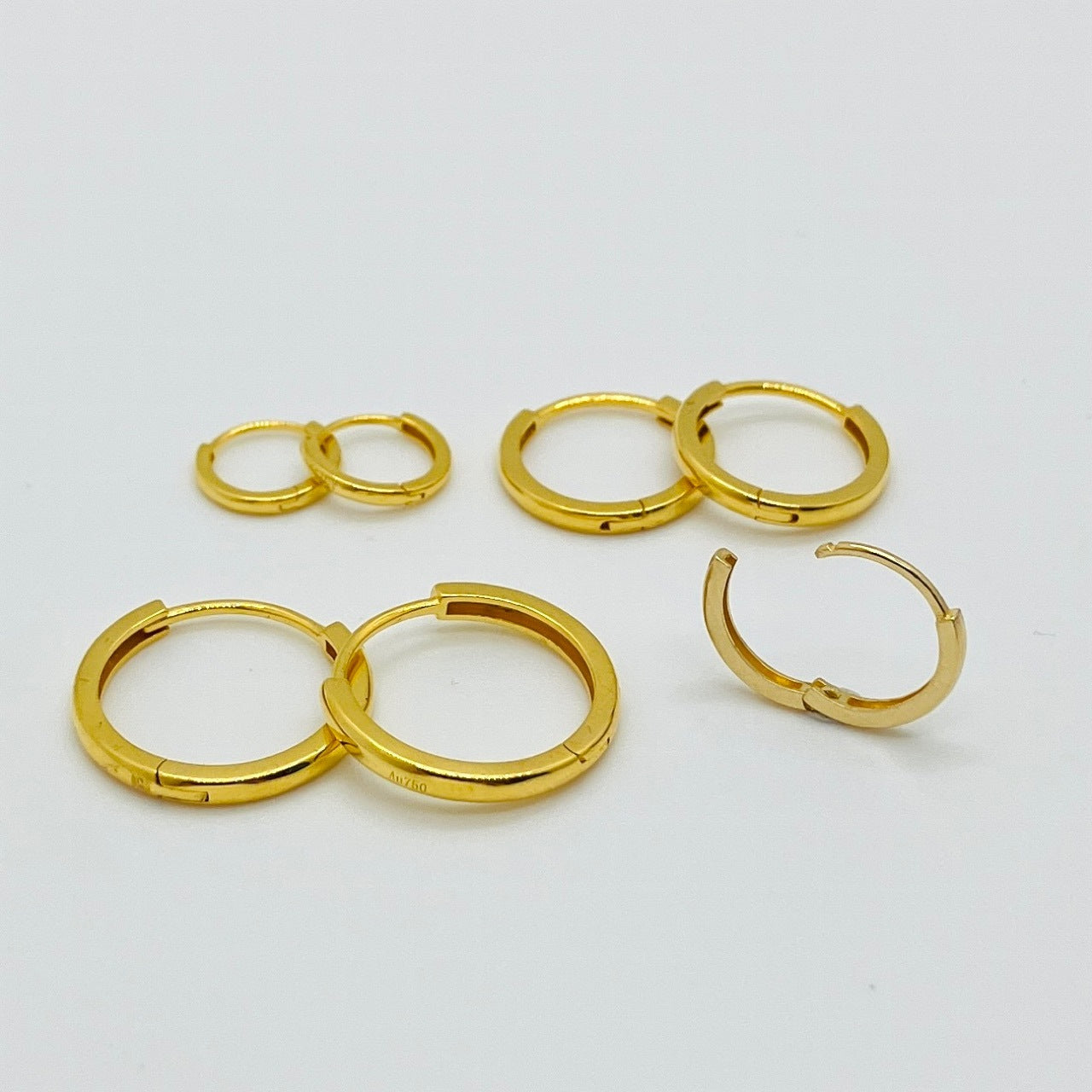 18K Gold Glossy Hoop Earrings