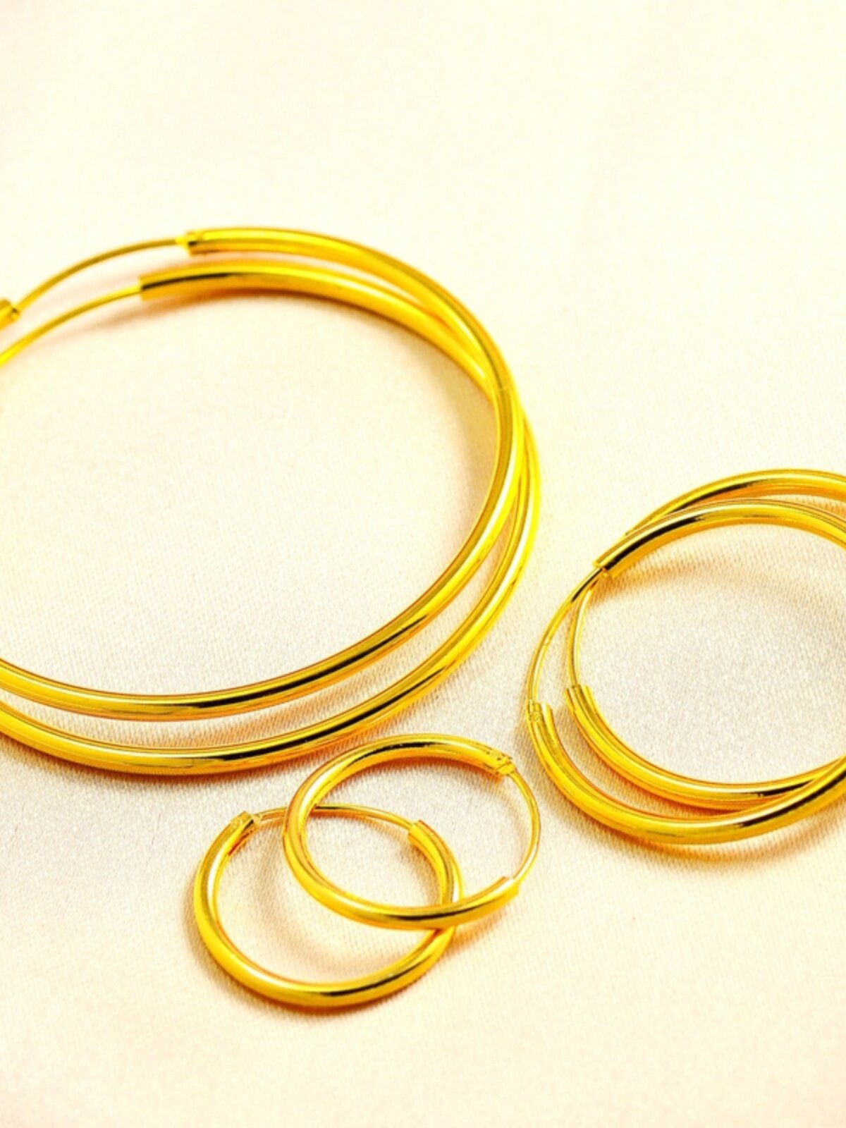 18K Gold Small Hoop Earrings