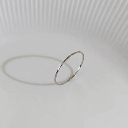 18K Gold Ultra-Thin Smooth Ring