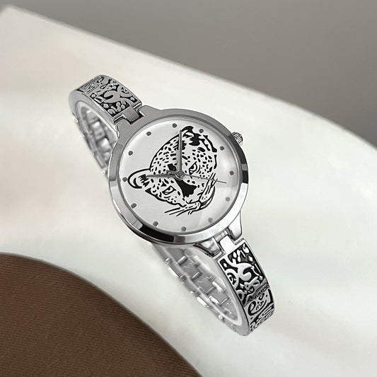 Exquisite Stylish Quartz Watch with Luminous Design.