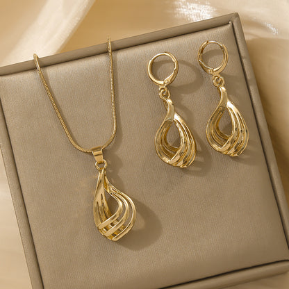 Buy Creative Heart-Shaped Round Pendant Necklace for Women