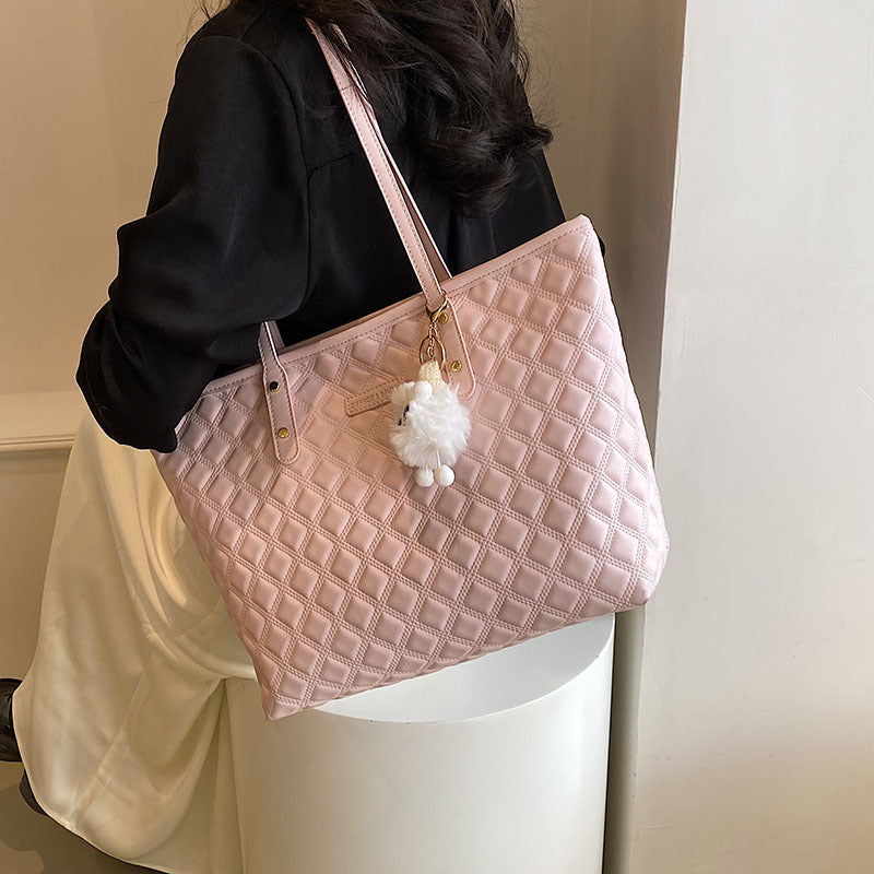 Lightweight Crossbody Bags for Everyday Comfort.