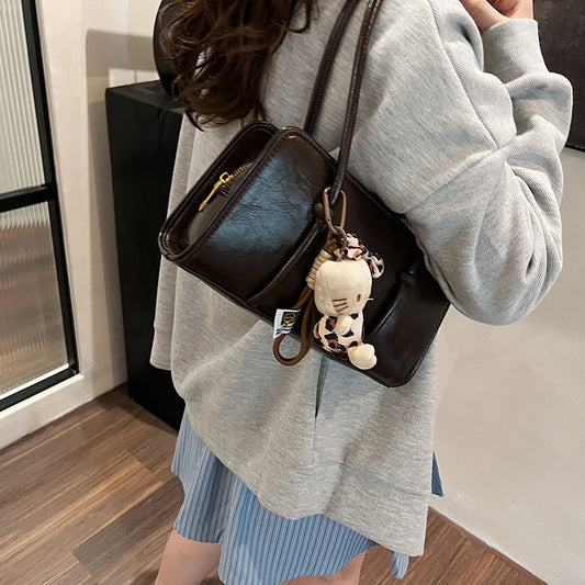 Womens Vintage Pendant-style Fashionable Underarm Bag – Elegant.
