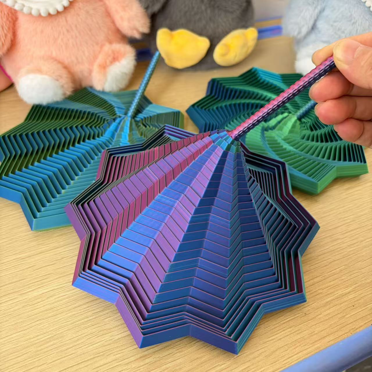 3D Printed Illusion Folding Polygon Desktop Toy