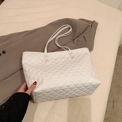 Lightweight Crossbody Bags for Everyday Comfort.