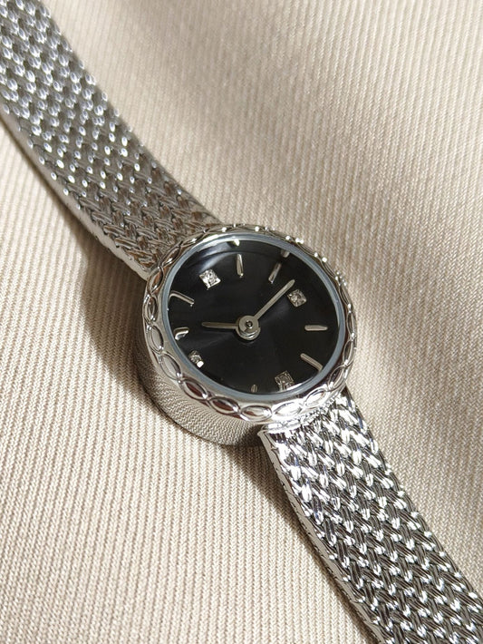 Retro Copper Mesh Women’s Mini Gold Watch – Vintage Elegance
