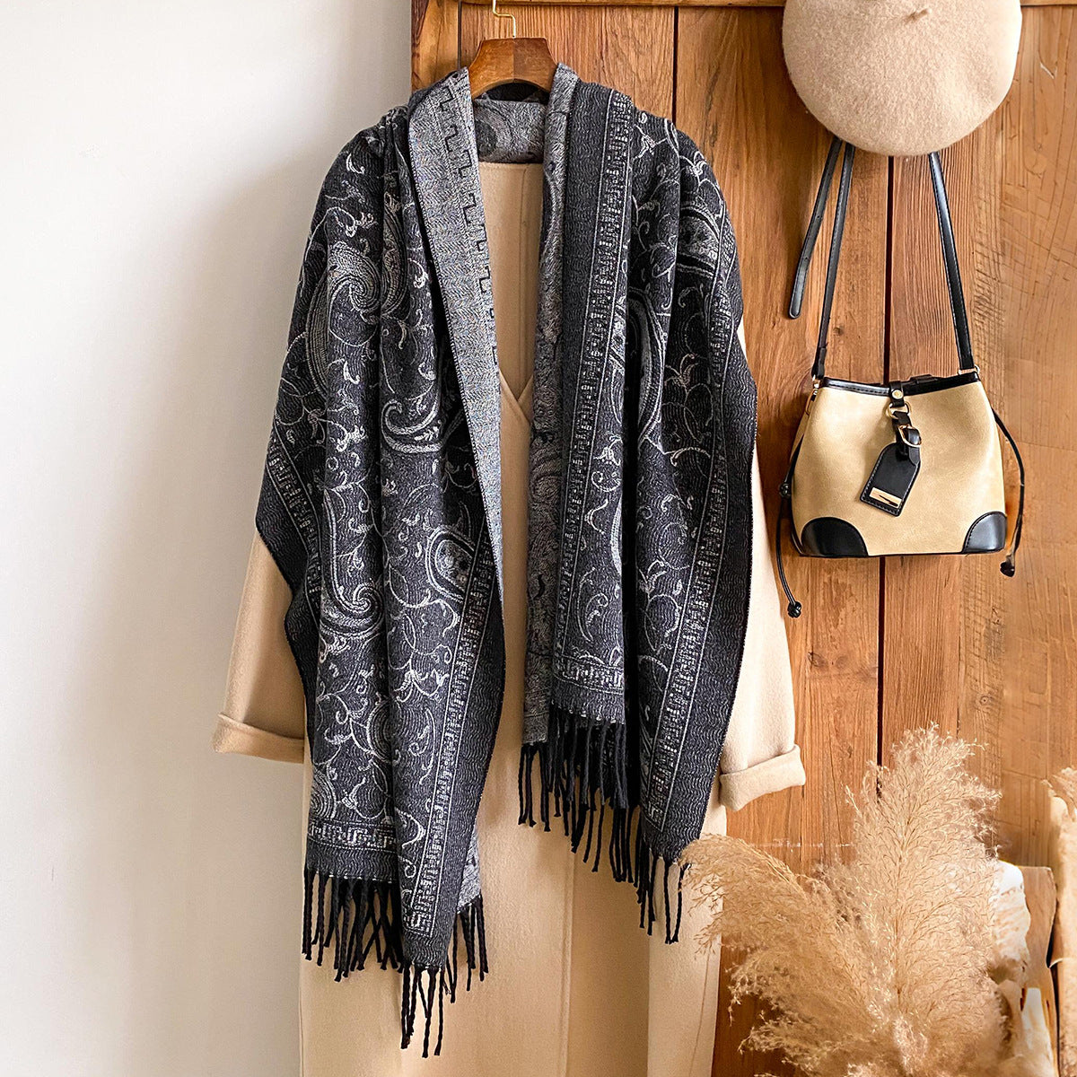 New Cashmere-look Scarf With Cashew Pattern for Women