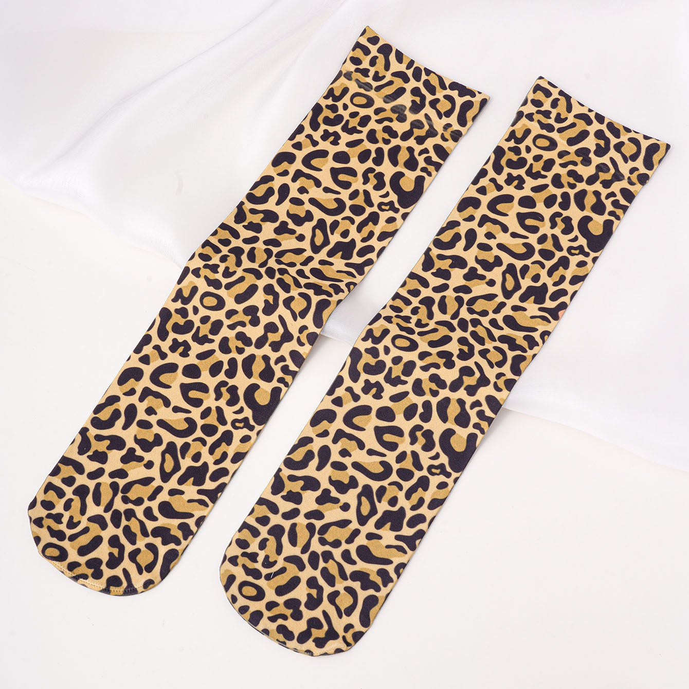 Leopard-Print Horse Oil Mid-Calf Socks Trendy and Comfortable