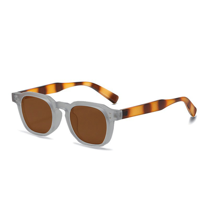 Fashion Round Frame Studded Sunglasses for Eye Protection