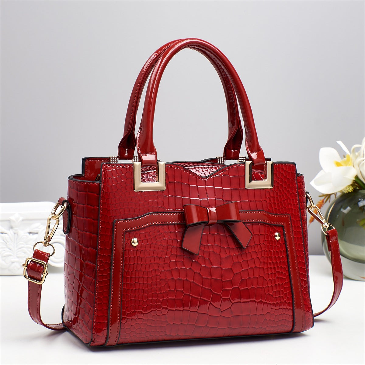 Women's Sleek Tote and Clutch Set with Spacious Capacity
