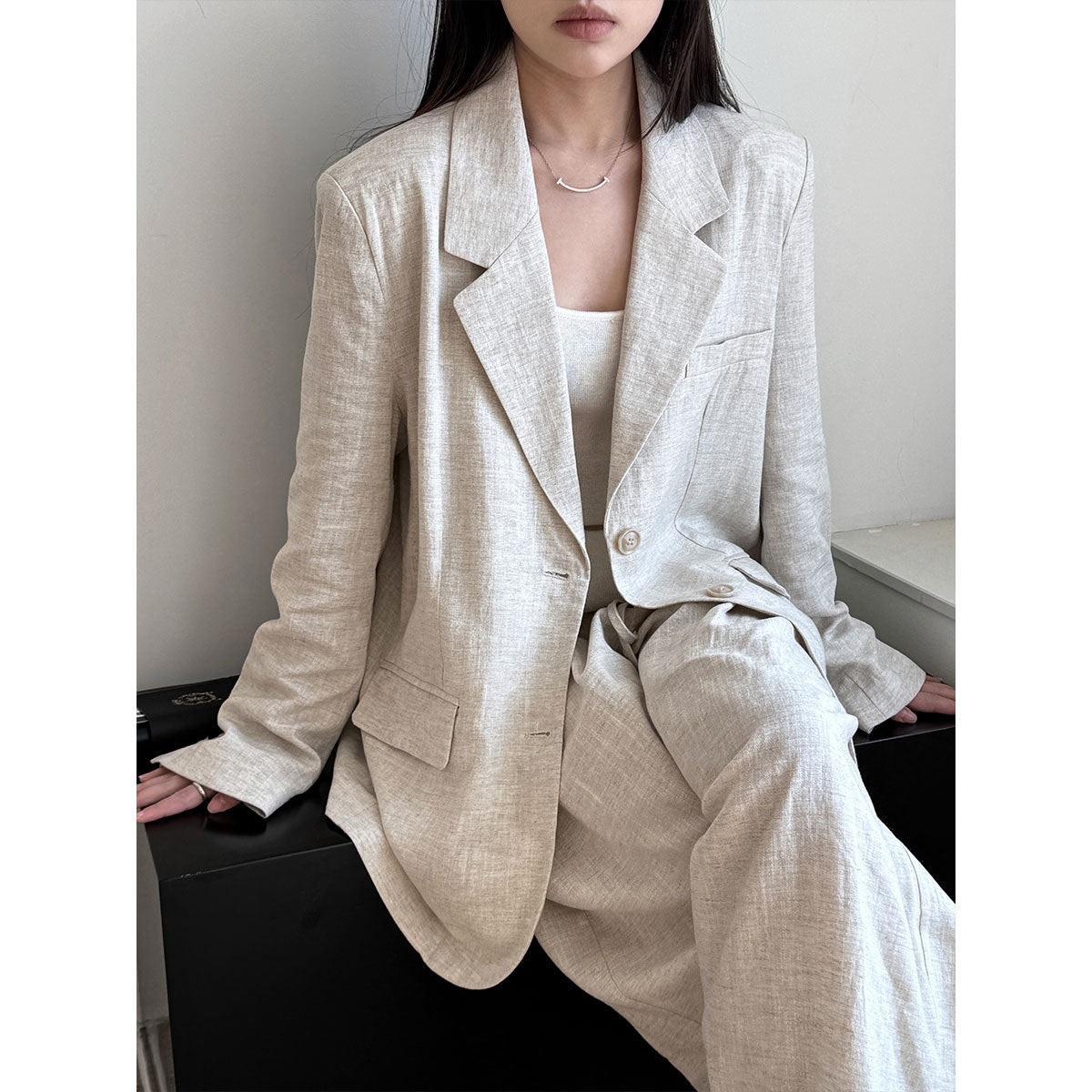 Sophisticated Tencel Linen Blazer and Pants Suit for Women
