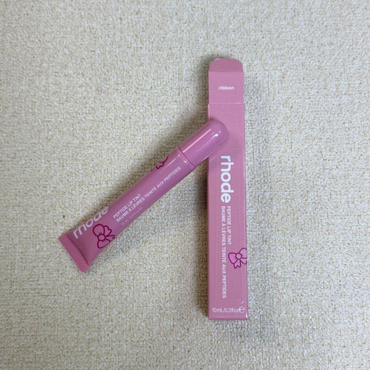 Moisturizing tinted lip gloss and lipstick