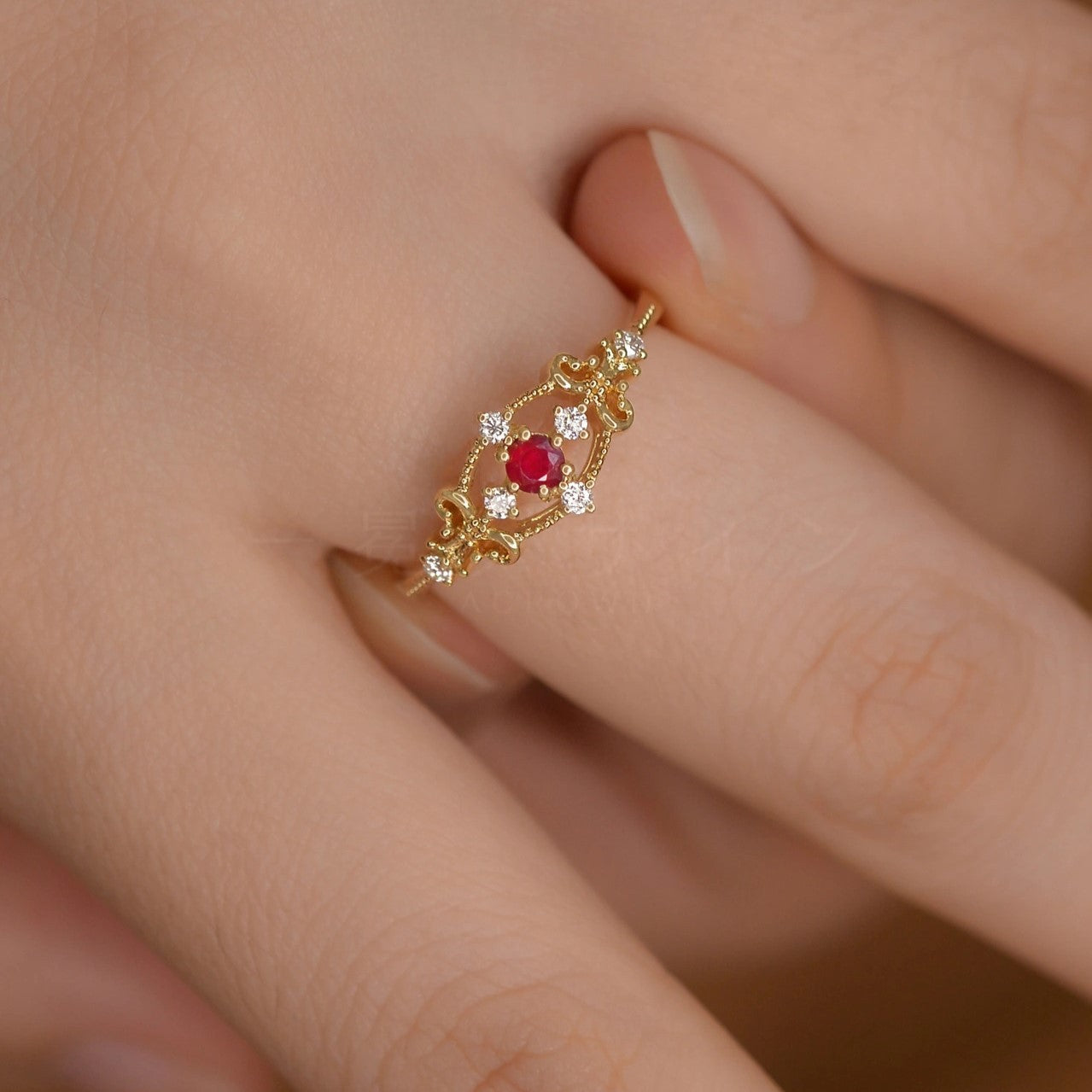 French-Style Faux Ruby Ring Vintage Openwork Fashion Ring