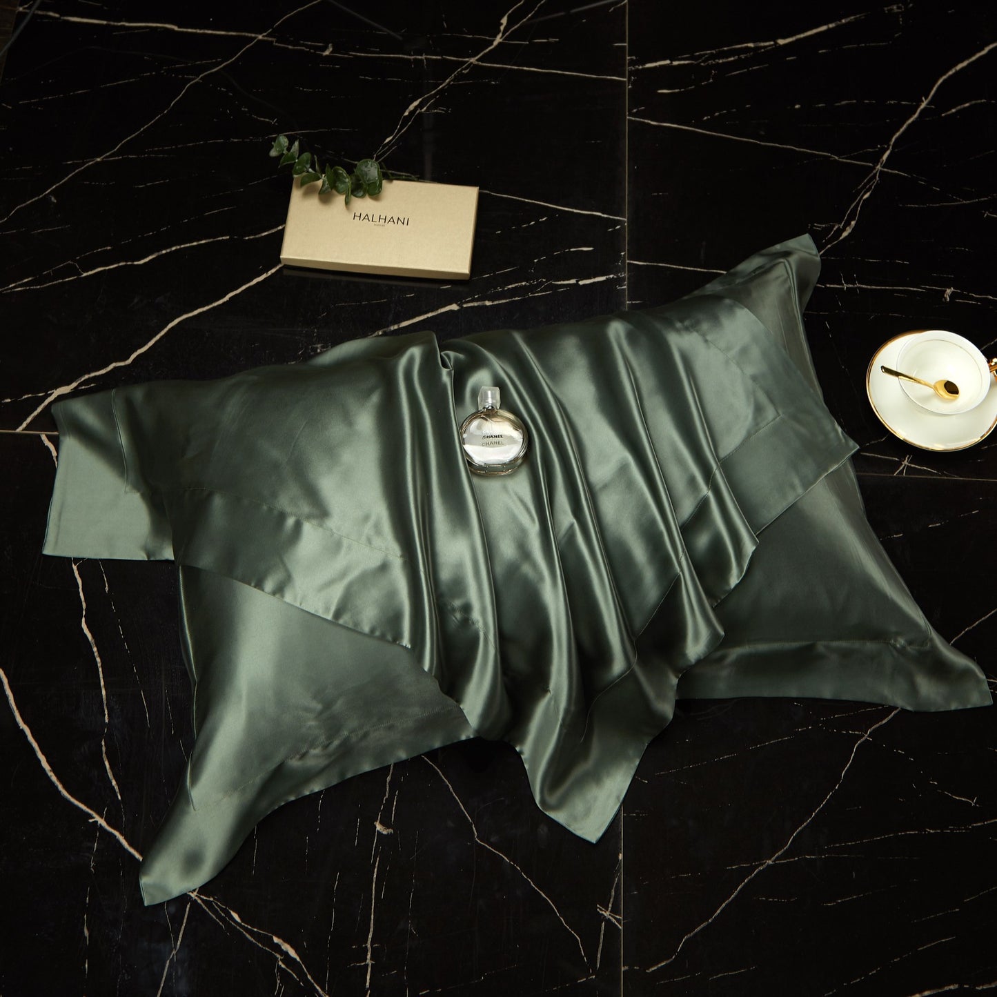 Luxury Mulberry Silk Pillowcase for Soft Hair and Skin Care