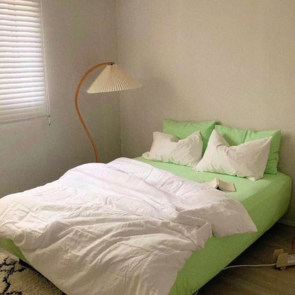 Fashionable Simple Hit Pigment Color Bed Sheet for Bedroom